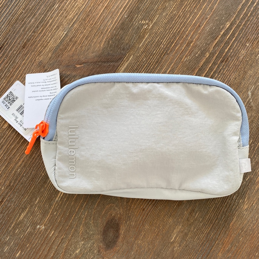NWT Lululemon Mini Belt Bag - Vapor
